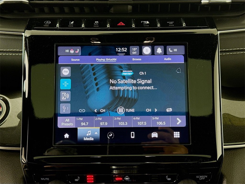 Used 2023 Jeep Grand Cherokee L Laredo image 17