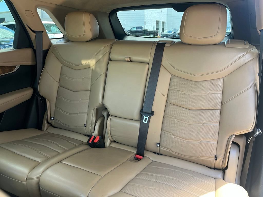 Used 2021 Cadillac XT5 Premium Luxury w/ Platinum Package FWD image 14