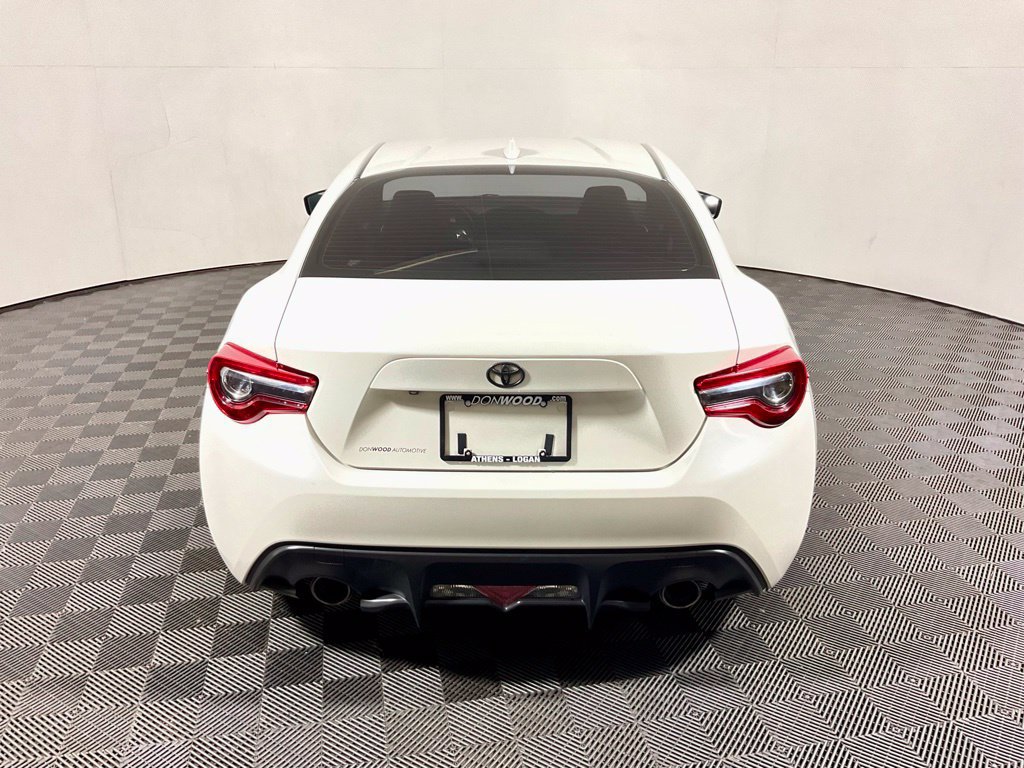 Used 2017 Toyota 86 RWD image 11