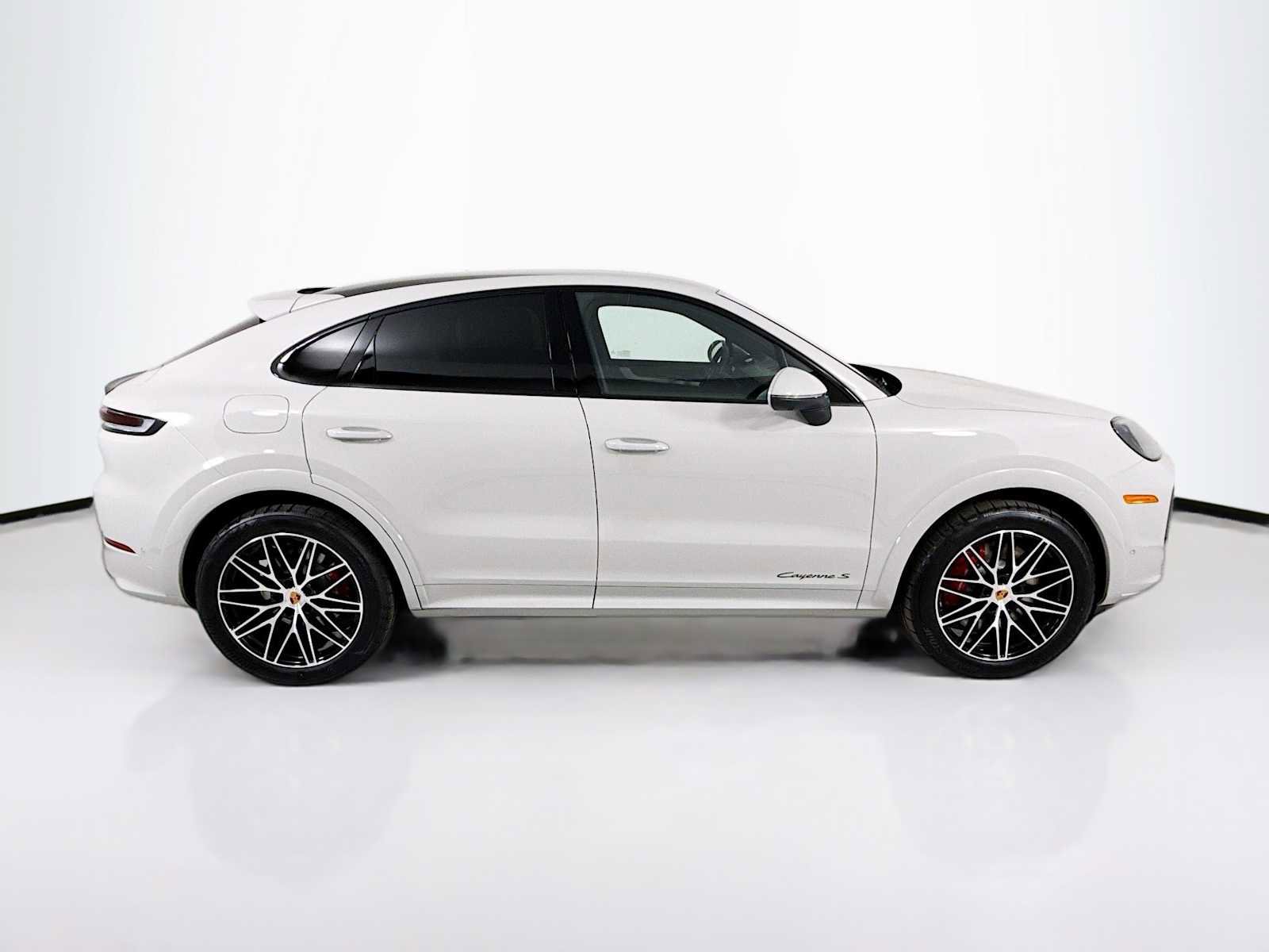 New 2026 Porsche Cayenne S image 8