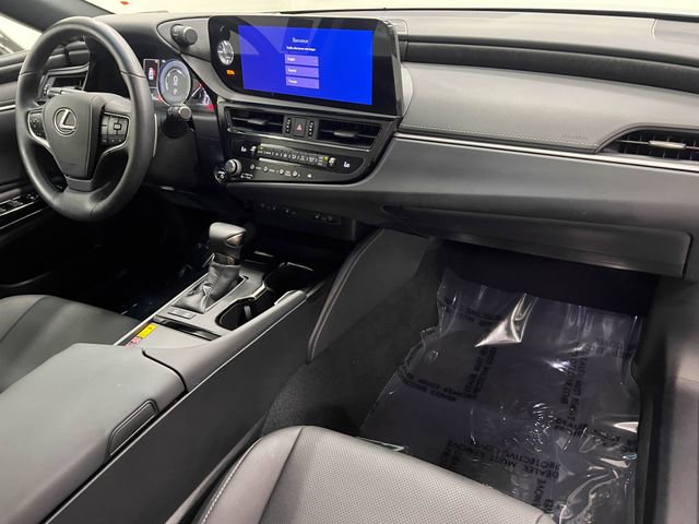 Used 2024 Lexus ES 300h w/ Premium Package image 12