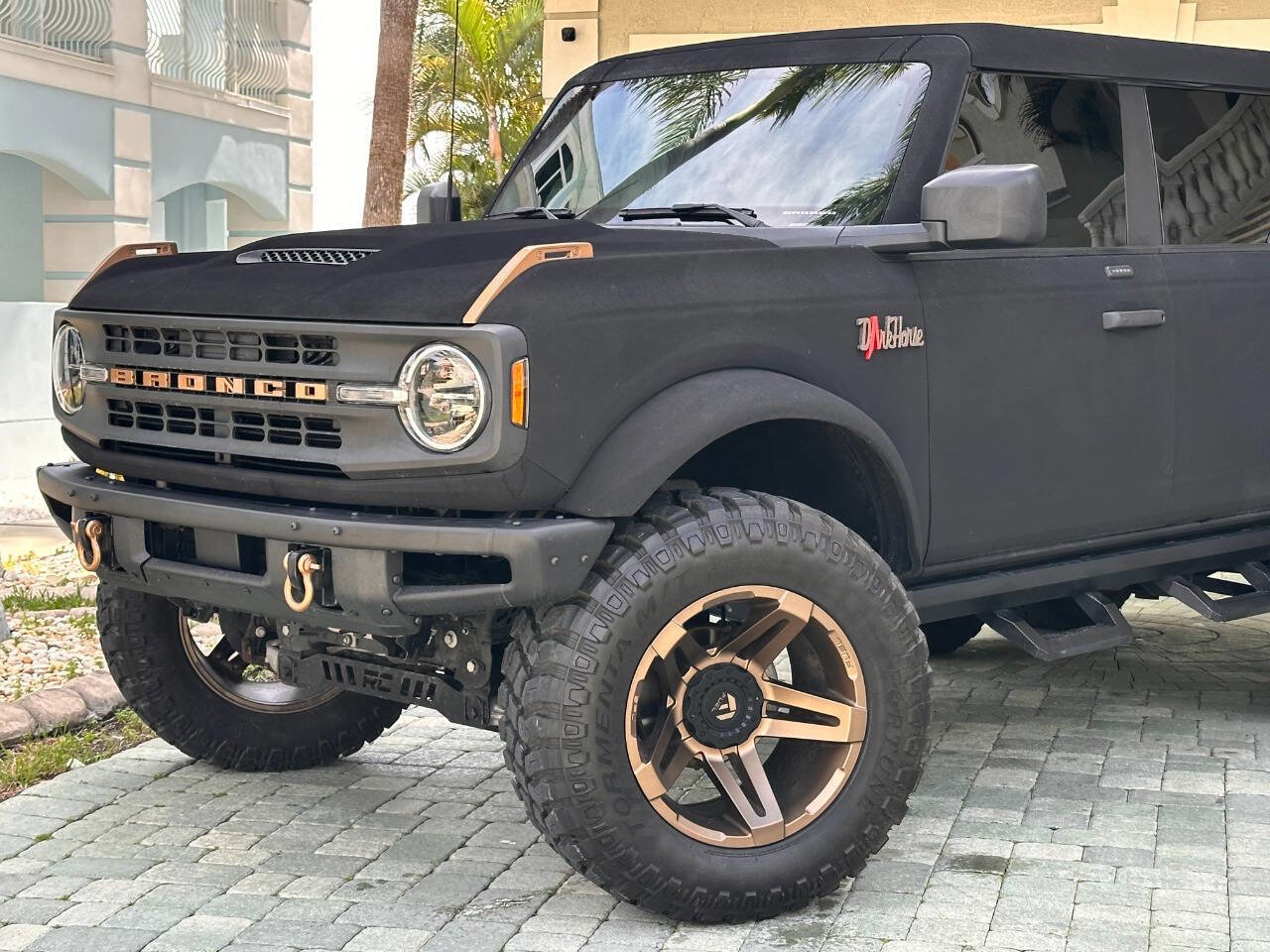 Used 2021 Ford Bronco Black Diamond image 2