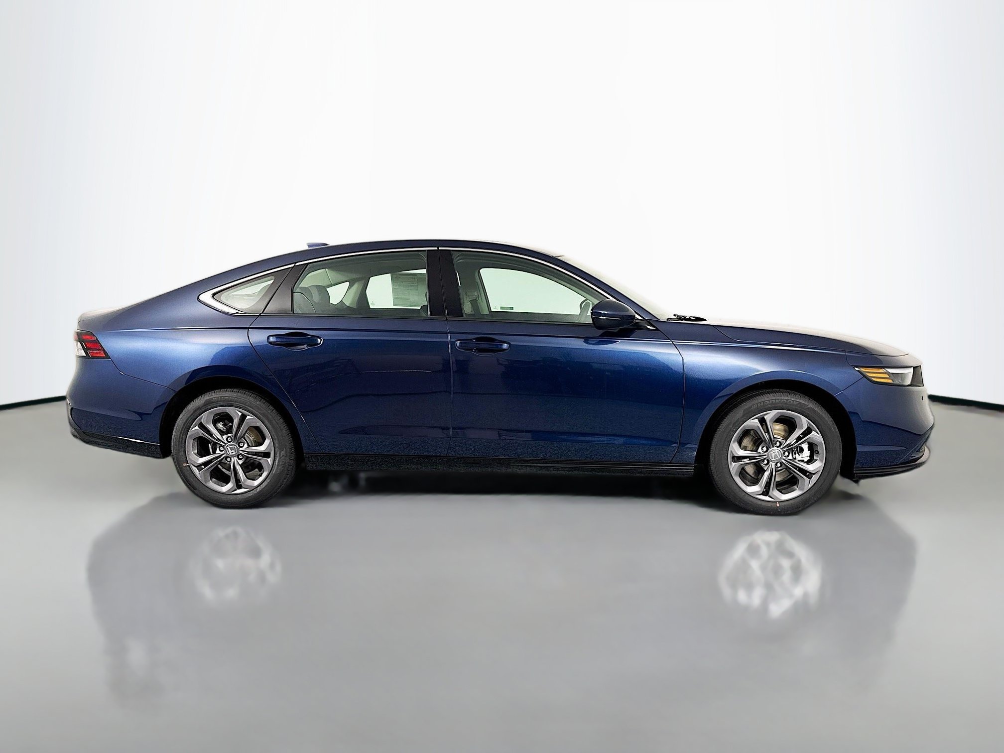 New 2026 Honda Accord EX-L image 4
