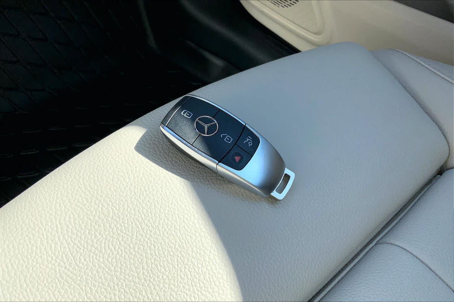 Certified 2022 Mercedes-Benz GLB 250 4MATIC image 15