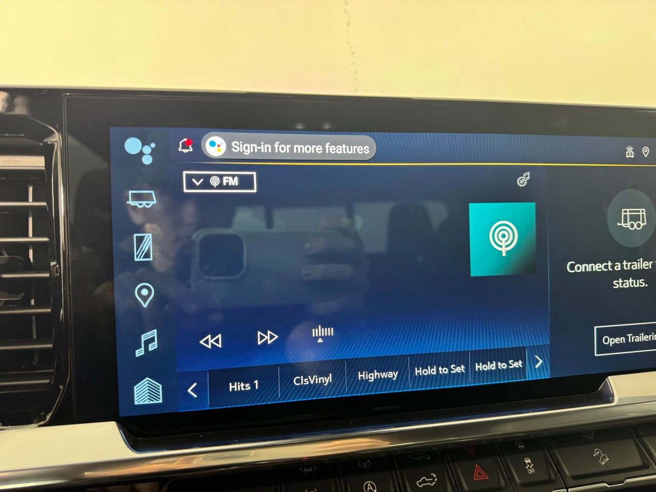 Used 2025 Chevrolet Silverado 1500 LT Trail Boss w/ Convenience Package II image 13