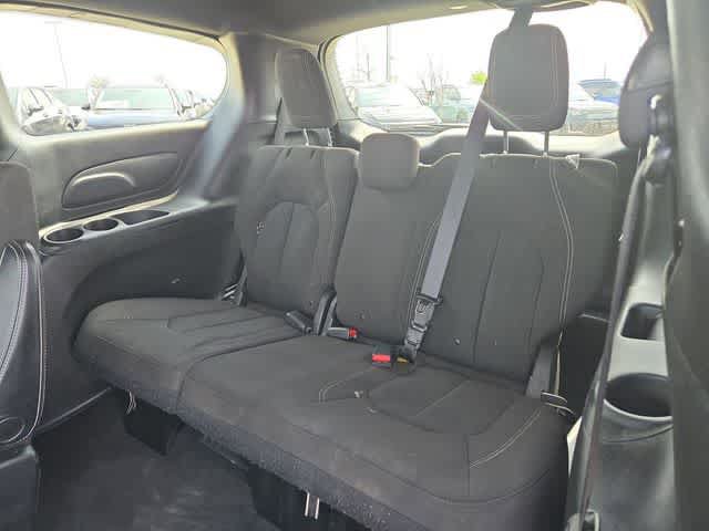 Used 2021 Chrysler Pacifica Touring w/ S Appearance Package FWD image 33