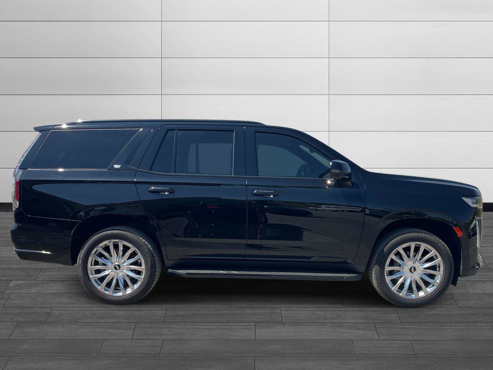 Used 2021 Cadillac Escalade Premium Luxury AWD/4WD image 2