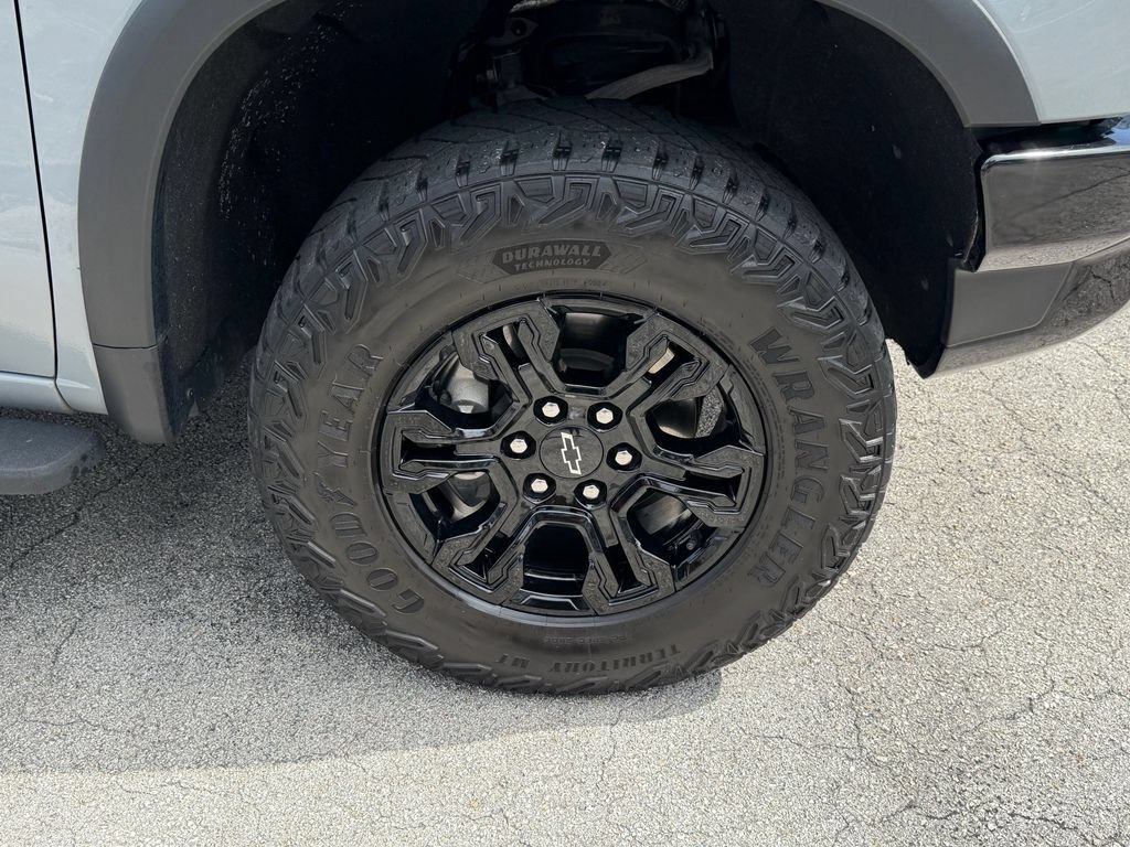 Used 2024 Chevrolet Silverado 1500 ZR2 w/ Technology Package AWD/4WD image 19