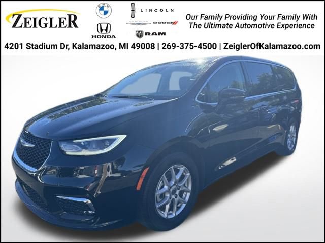 Used 2024 Chrysler Pacifica Touring-L
