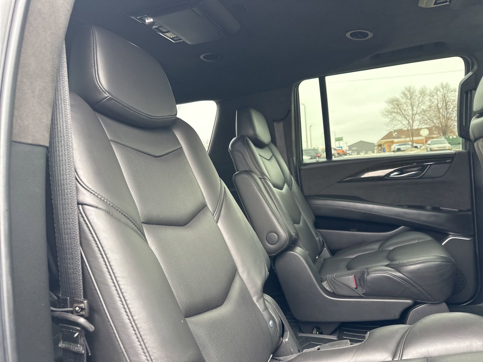 Used 2020 Cadillac Escalade ESV Platinum AWD/4WD image 37