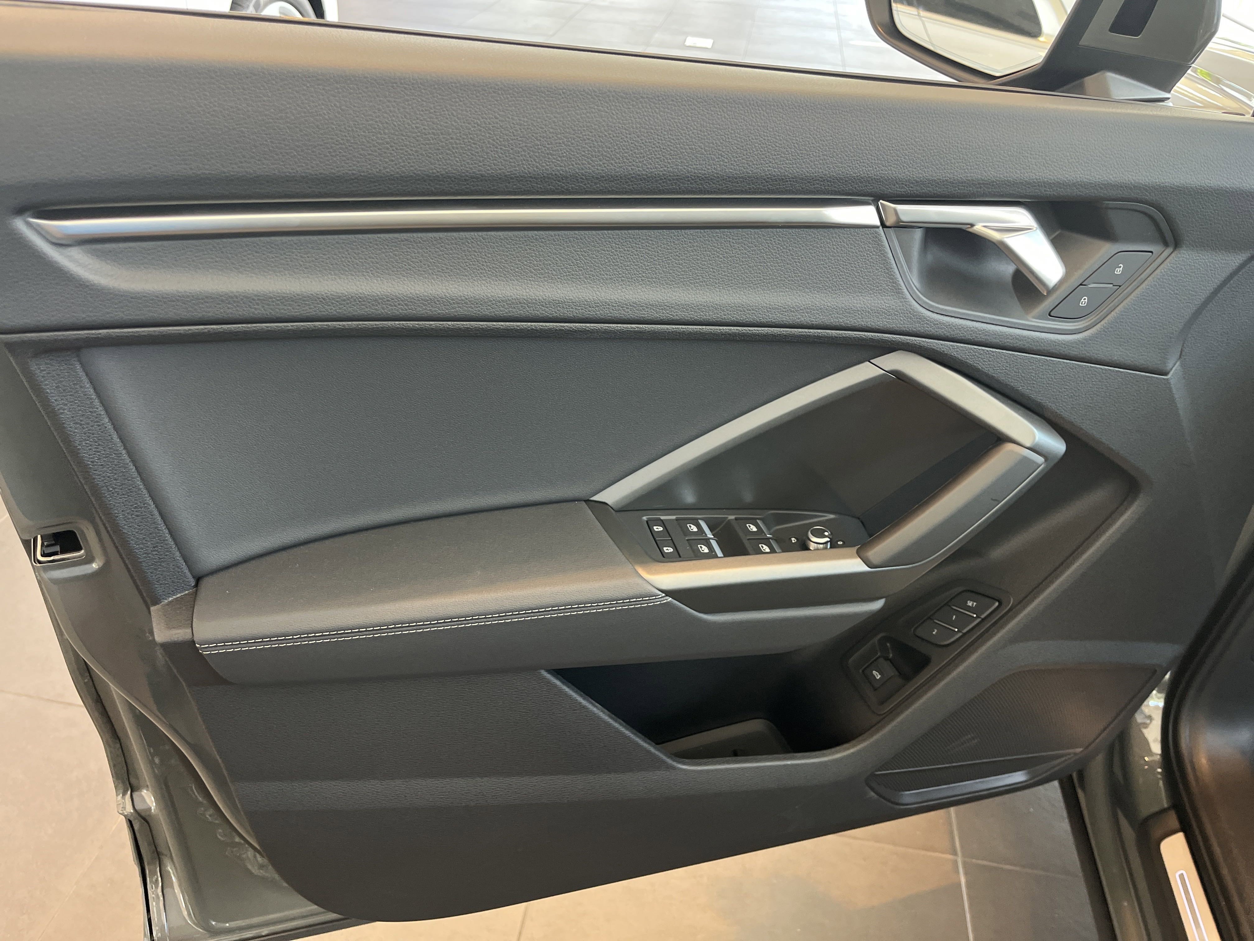 New 2025 Audi Q3 2.0T Premium image 4