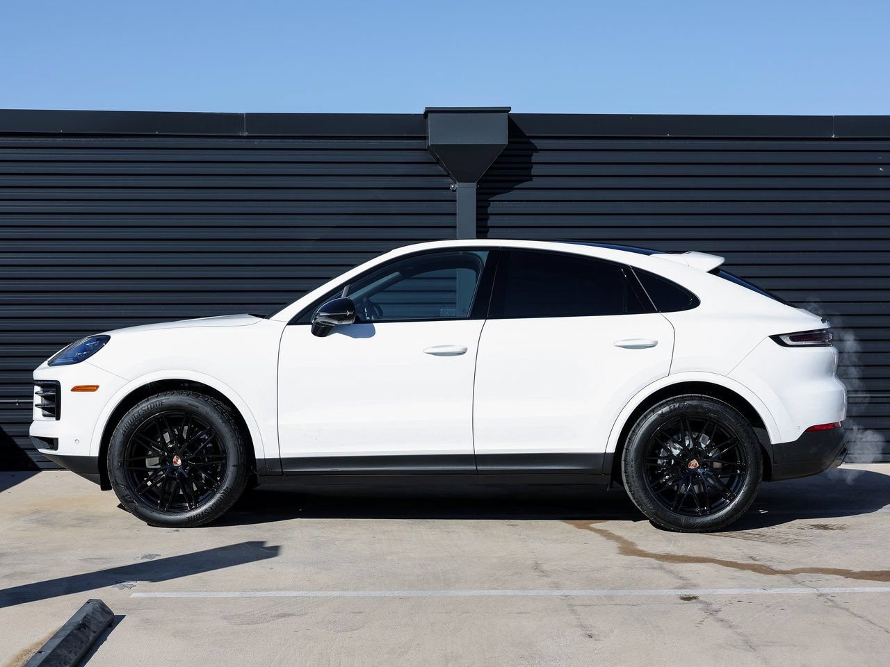 Certified 2026 Porsche Cayenne Coupe AWD/4WD image 2