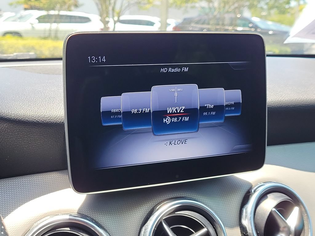 Used 2020 Mercedes-Benz GLA 250 4MATIC image 25