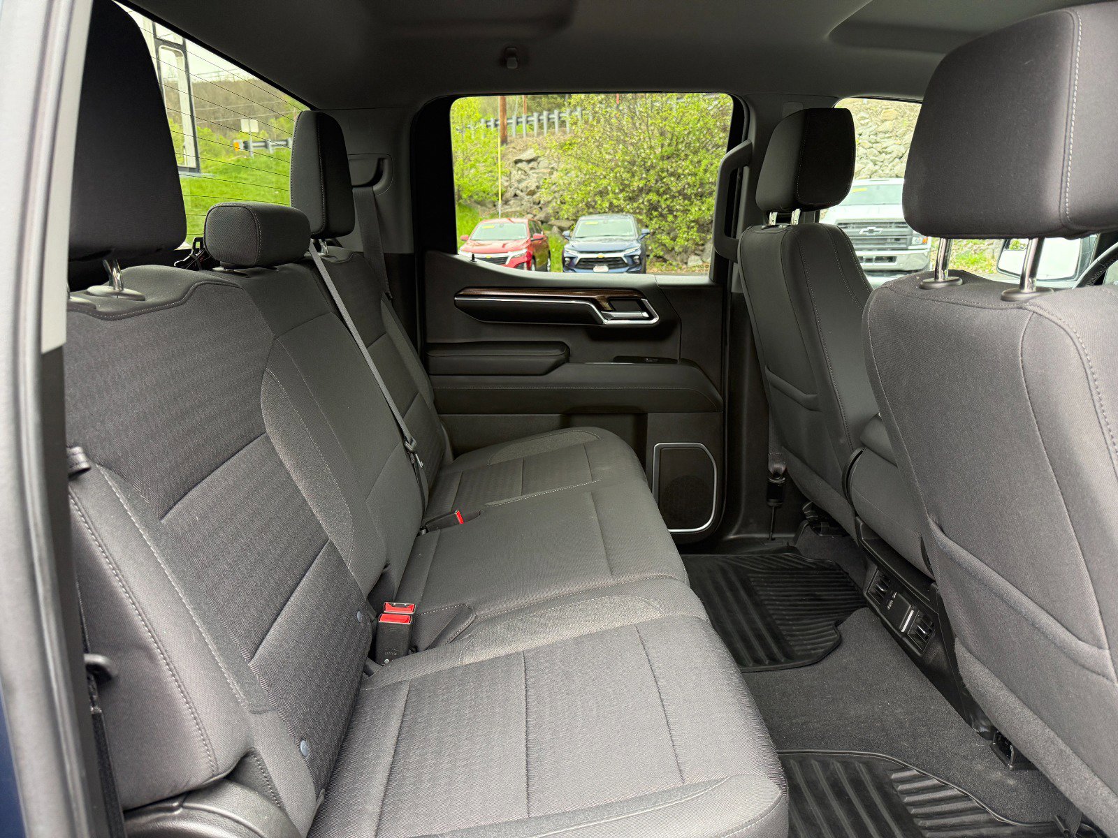Used 2022 Chevrolet Silverado 1500 LT AWD/4WD image 20