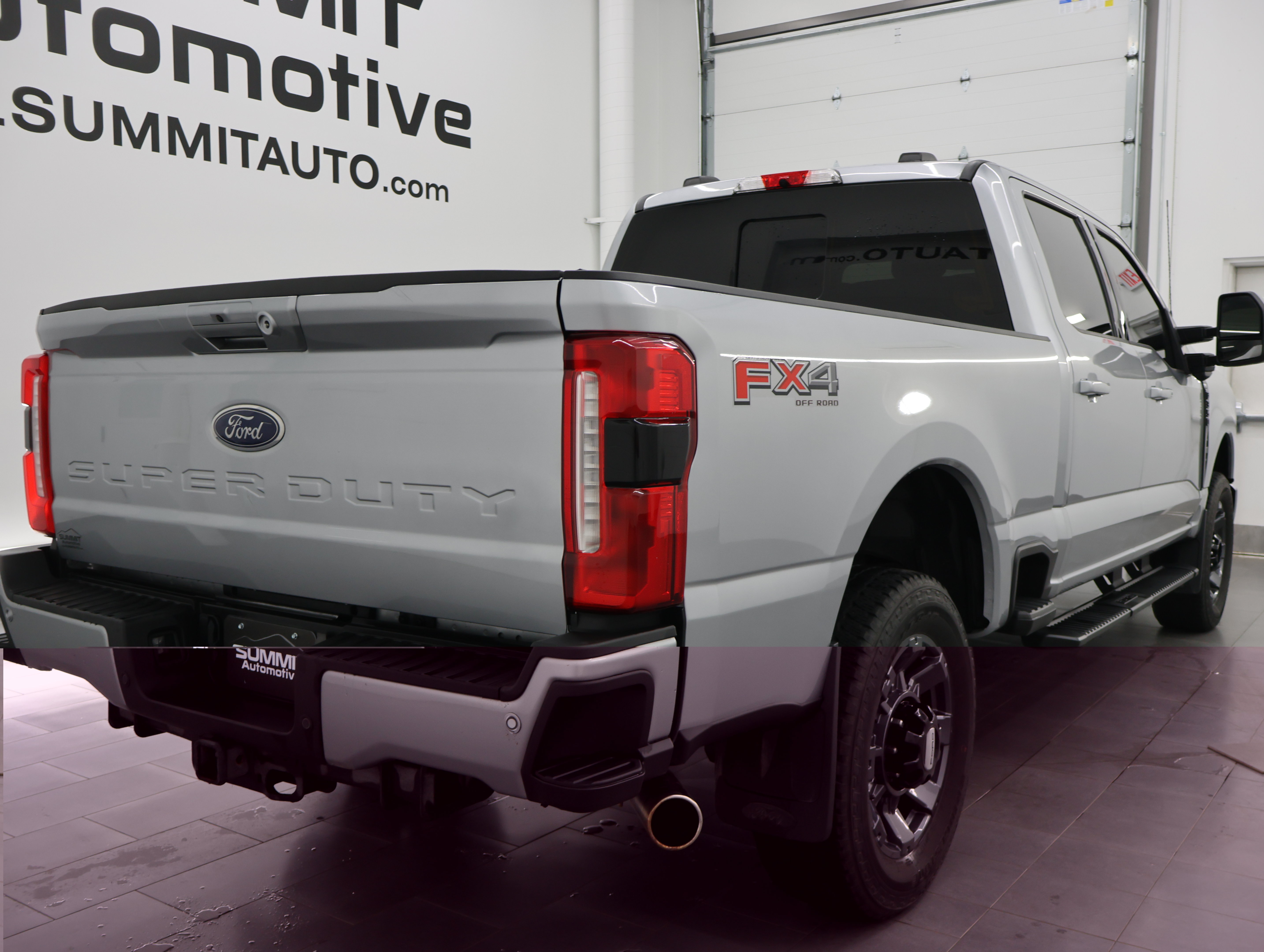 Used 2023 Ford F350 Lariat w/ Lariat Ultimate Package AWD/4WD image 4