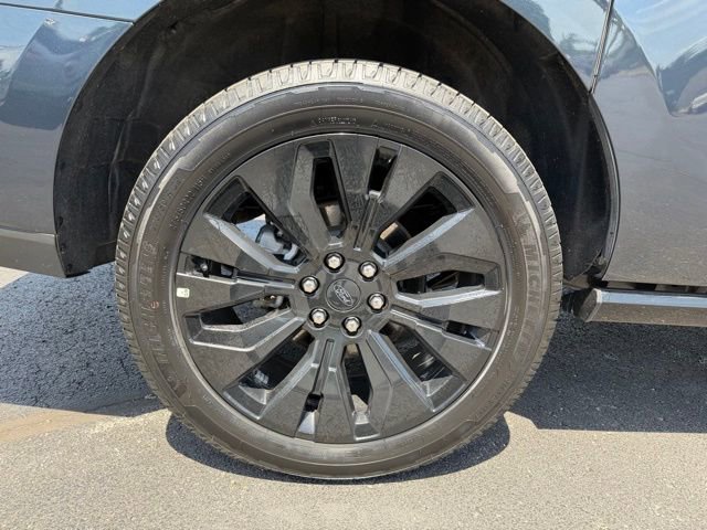 Used 2025 Ford Expedition Max Platinum w/ Stealth Appearance Package AWD/4WD image 26