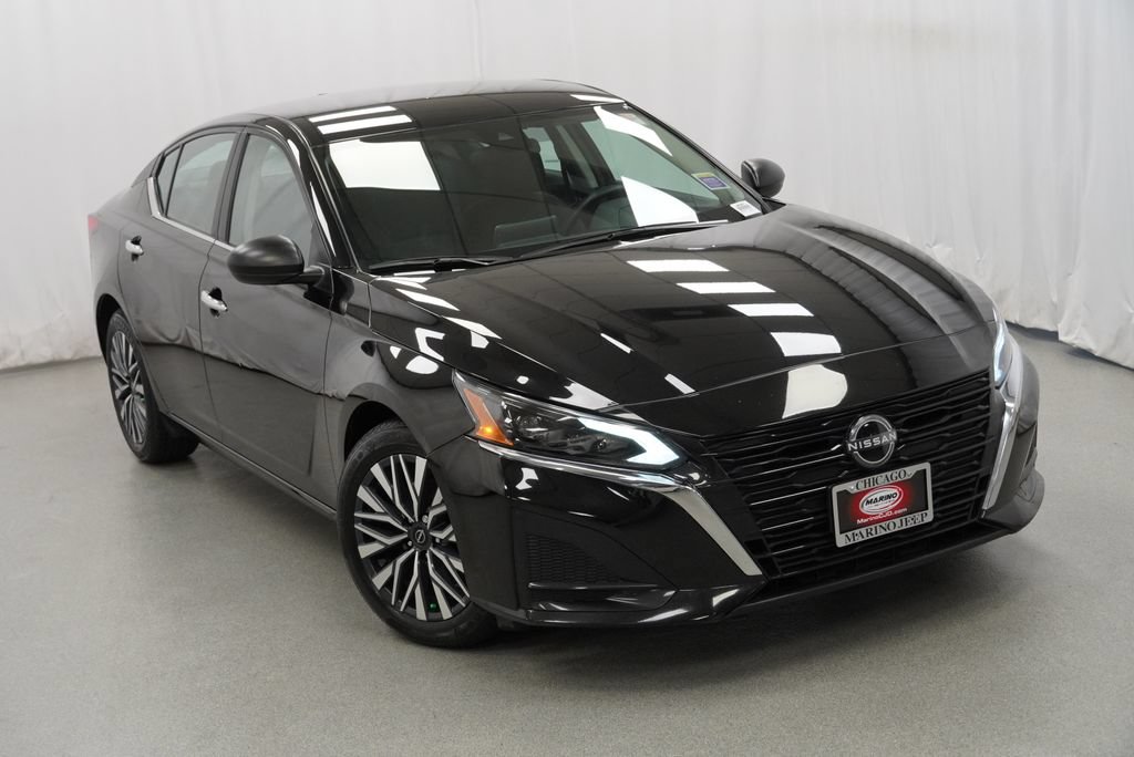 Used 2025 Nissan Altima 2.5 SV FWD image 9