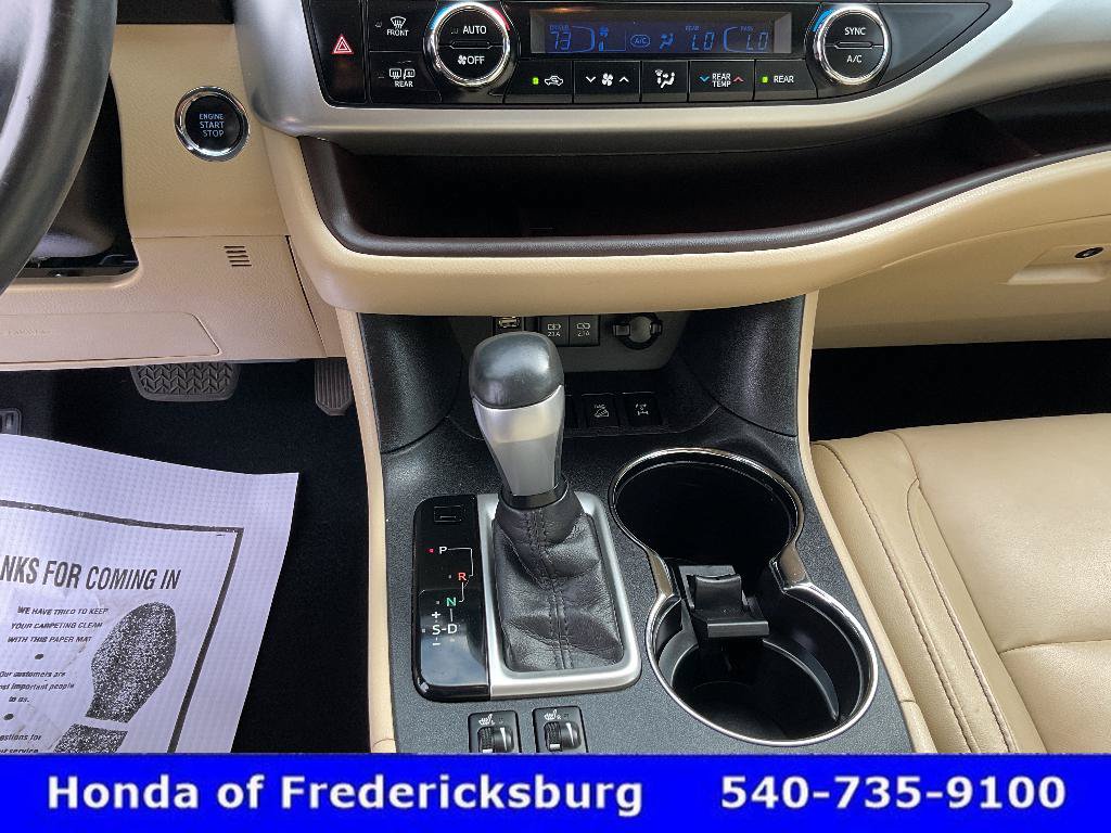 Used 2017 Toyota Highlander XLE AWD/4WD image 37