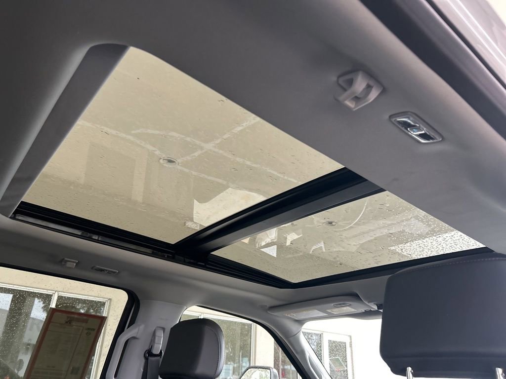 Used 2025 Ford F350 Lariat image 30