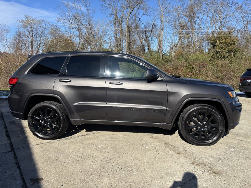 Used 2018 Jeep Grand Cherokee Altitude image 8