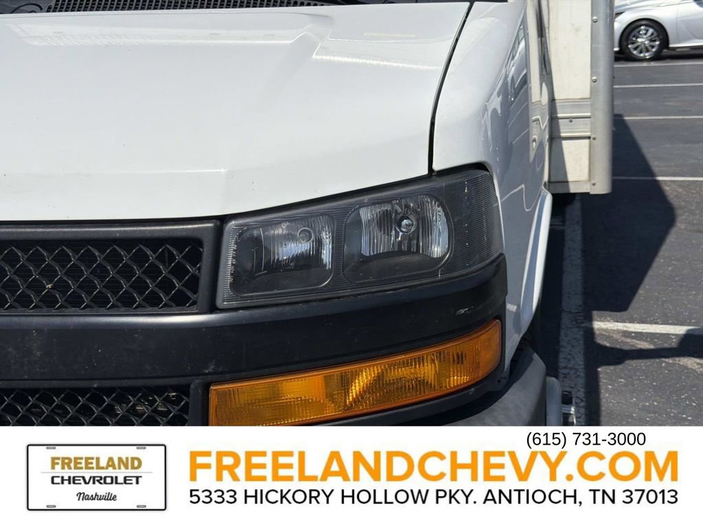 Used 2020 Chevrolet Express 3500 w/ Driver Convenience Package RWD image 7