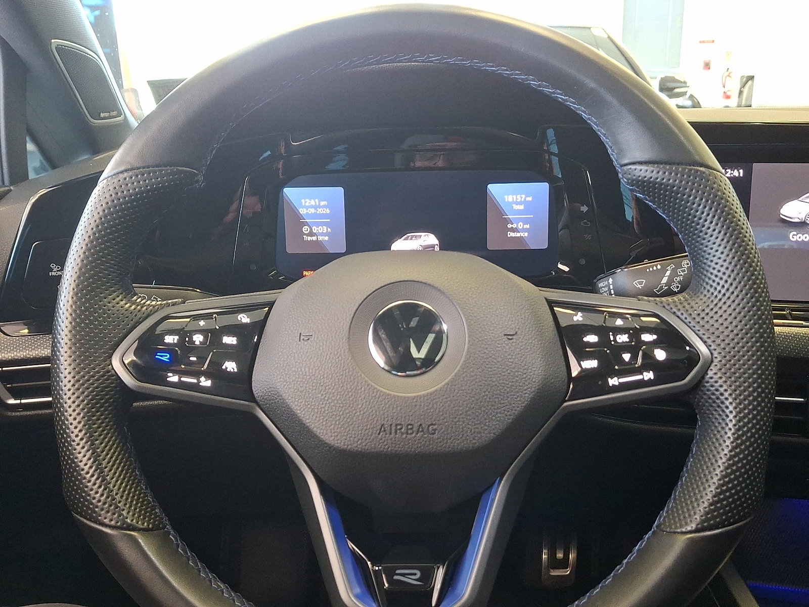 Used 2022 Volkswagen Golf R image 15