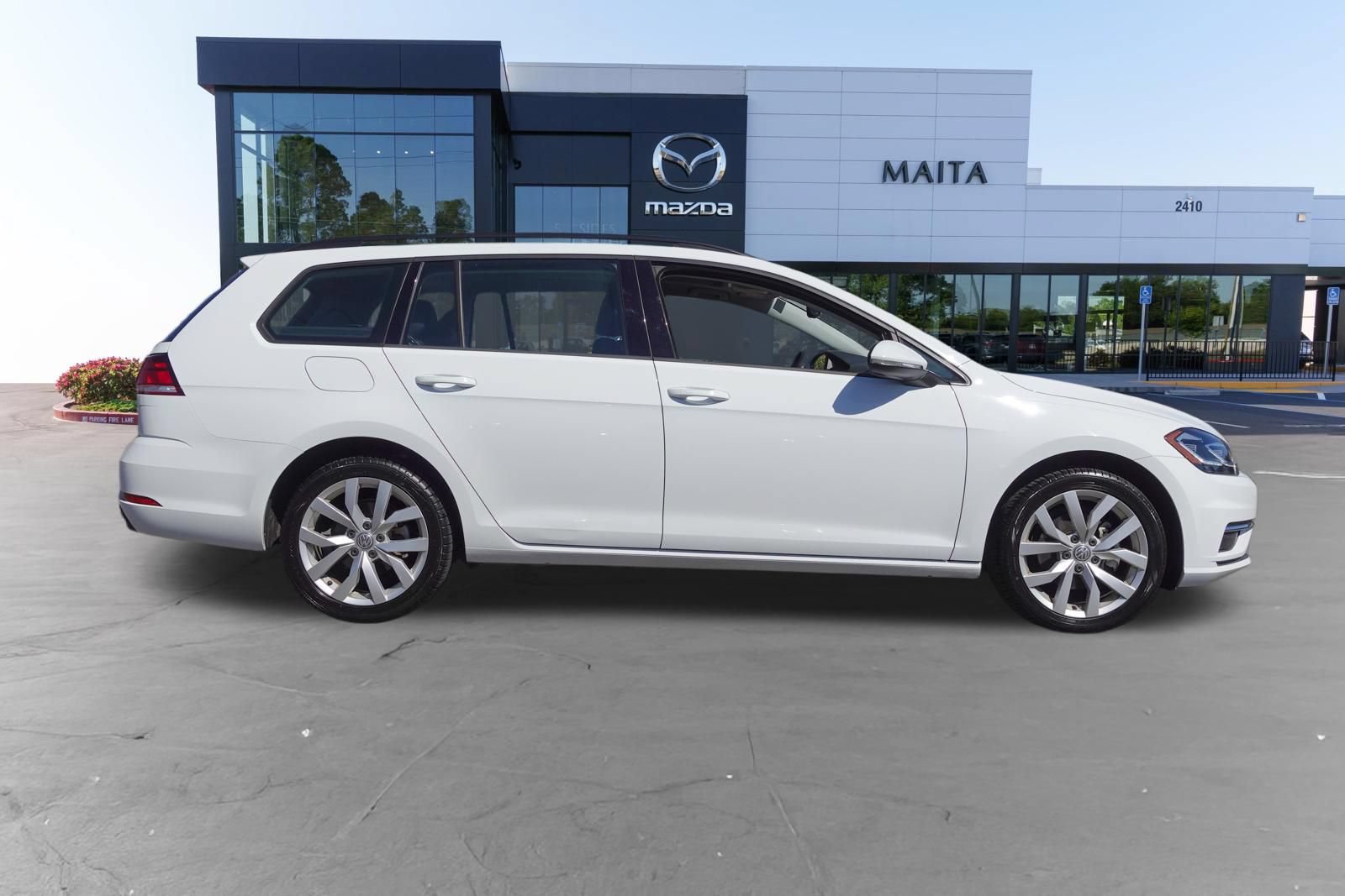 Used 2019 Volkswagen Golf SE FWD image 2