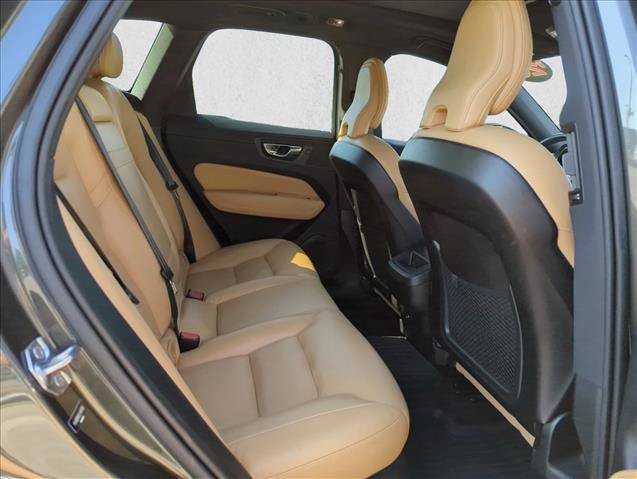 Used 2020 Volvo XC60 T5 Momentum w/ Protection Package AWD/4WD image 19