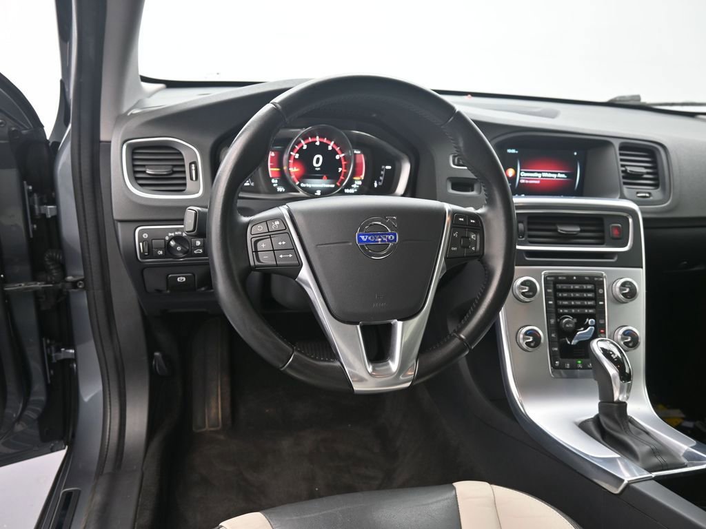 Used 2017 Volvo S60 T5 Cross Country Platinum image 18