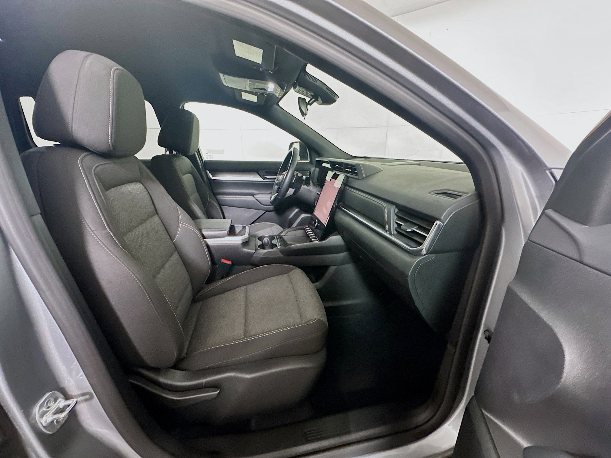 Used 2025 GMC Terrain Elevation image 30