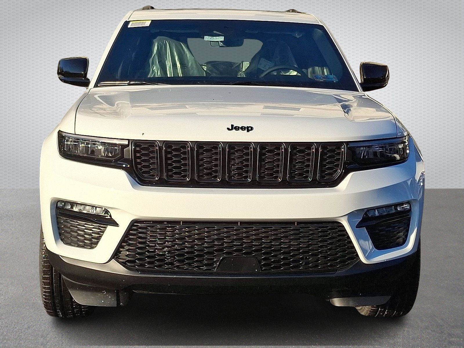 New 2025 Jeep Grand Cherokee Limited w/ Black Appearance Package image 2