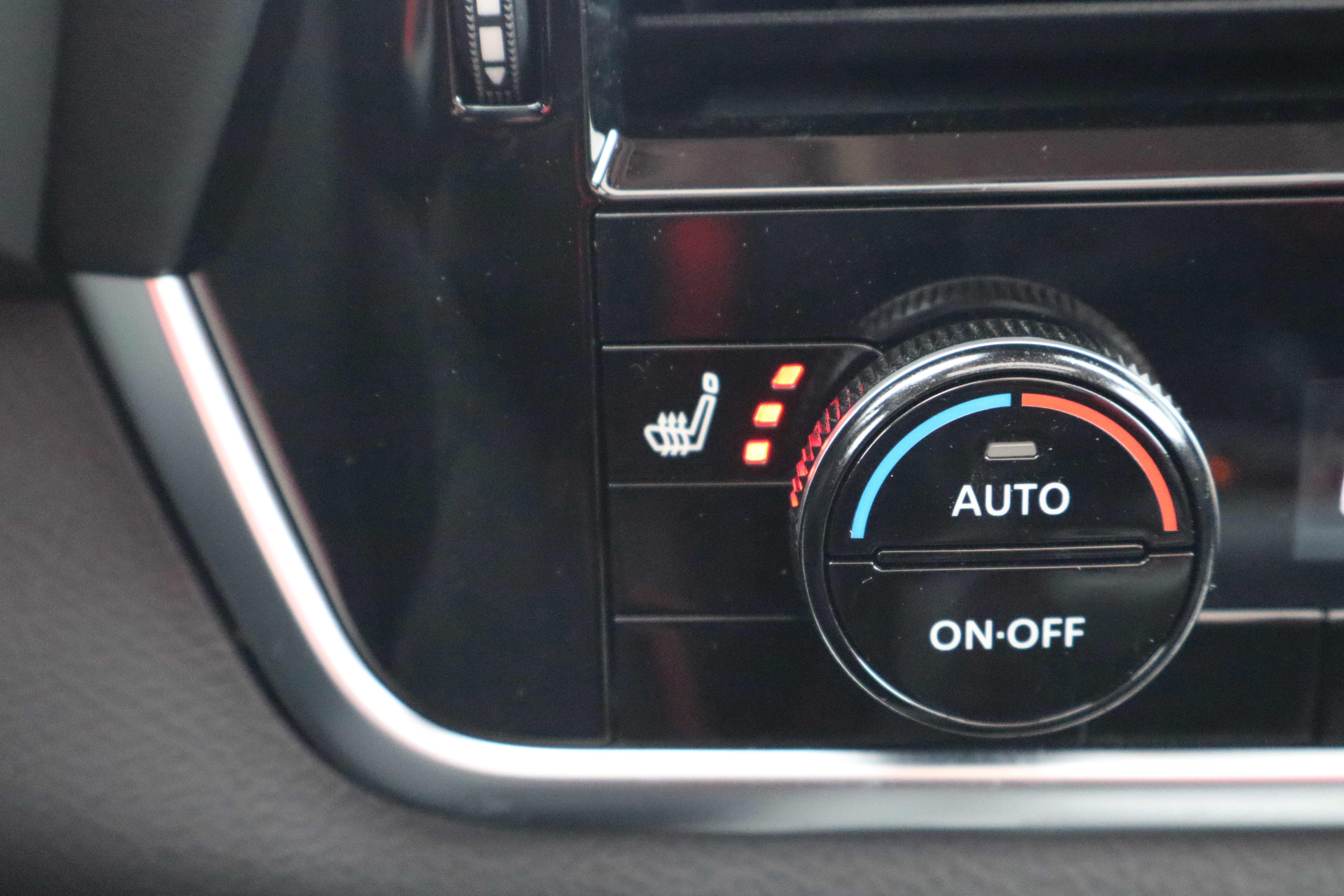 Used 2023 Nissan Rogue SL image 21