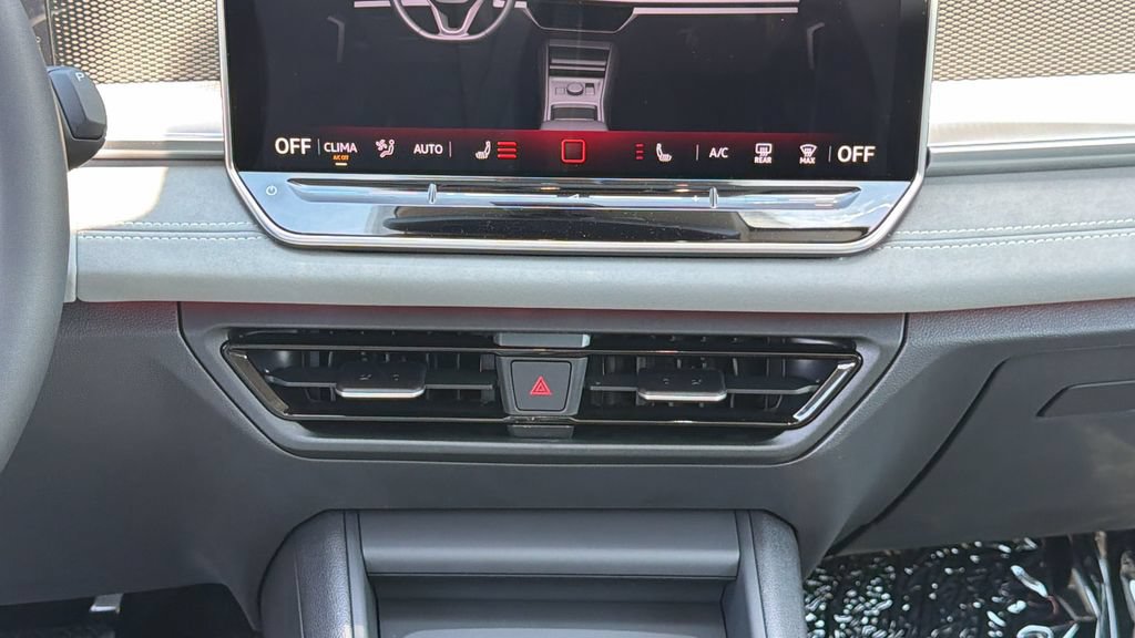 New 2026 Volkswagen Tiguan SE AWD/4WD image 12