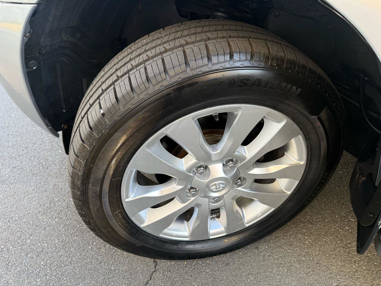 Used 2010 Toyota Sequoia Limited AWD/4WD image 55