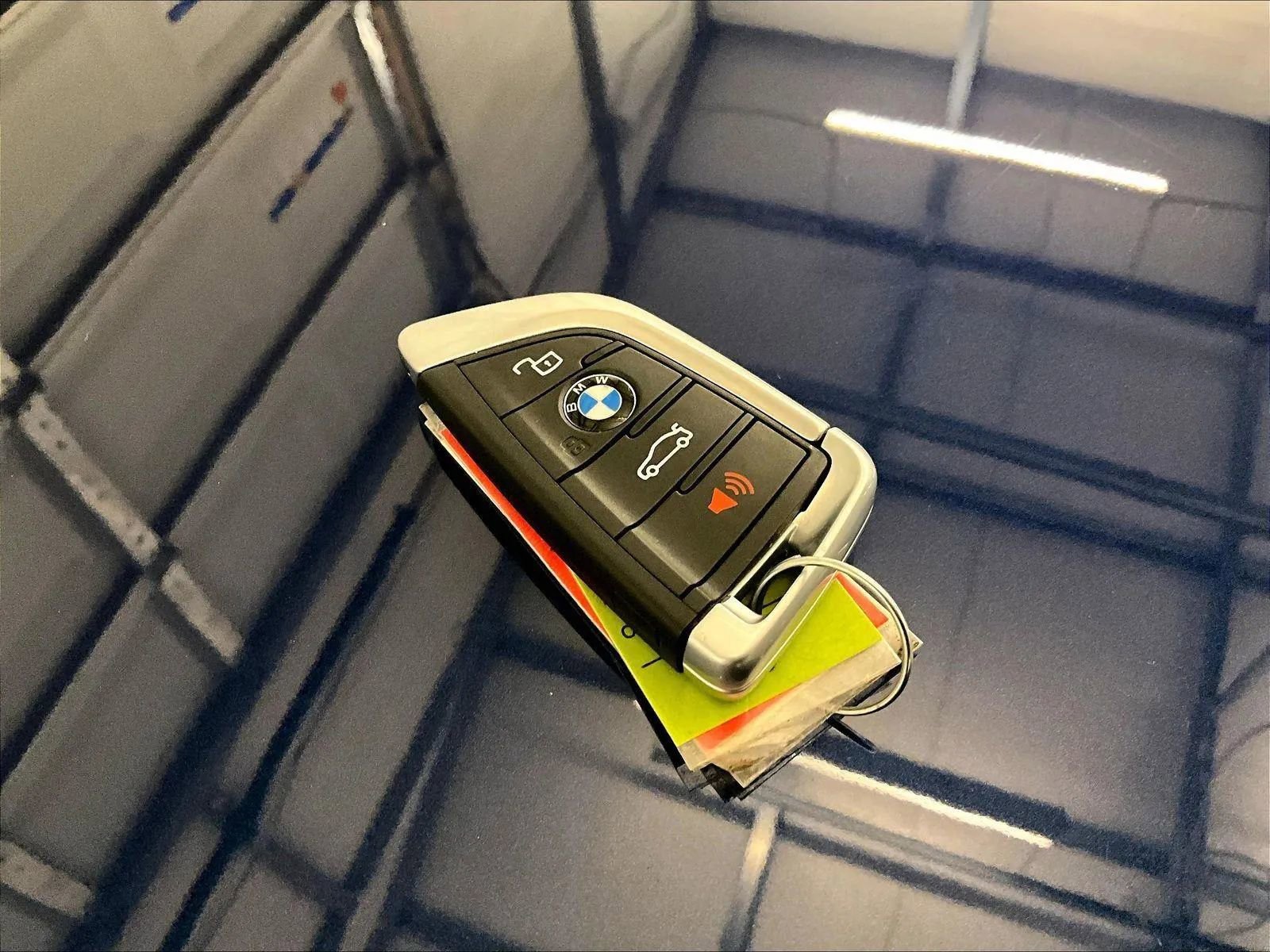 Used 2019 BMW 330i xDrive Sedan w/ Driving Assistance Package image 9