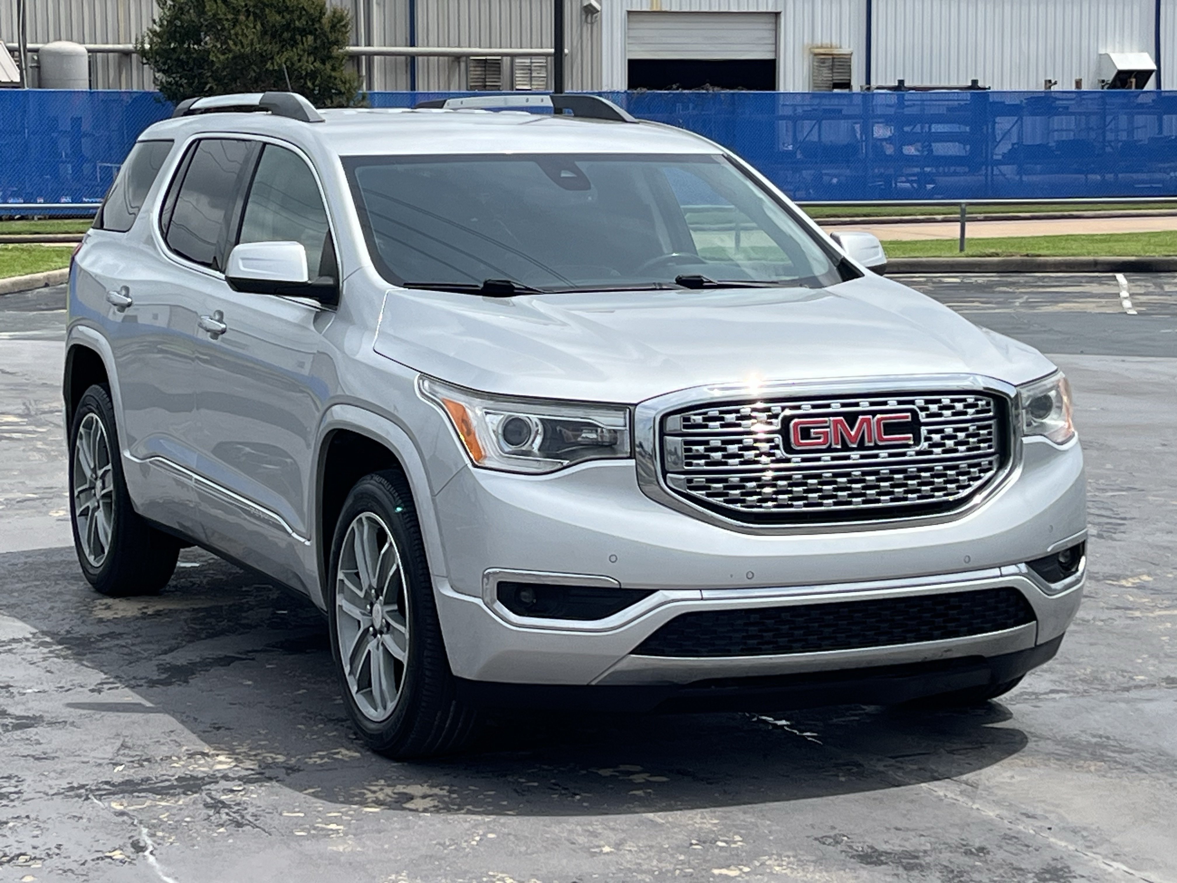 Used 2019 GMC Acadia Denali FWD image 3