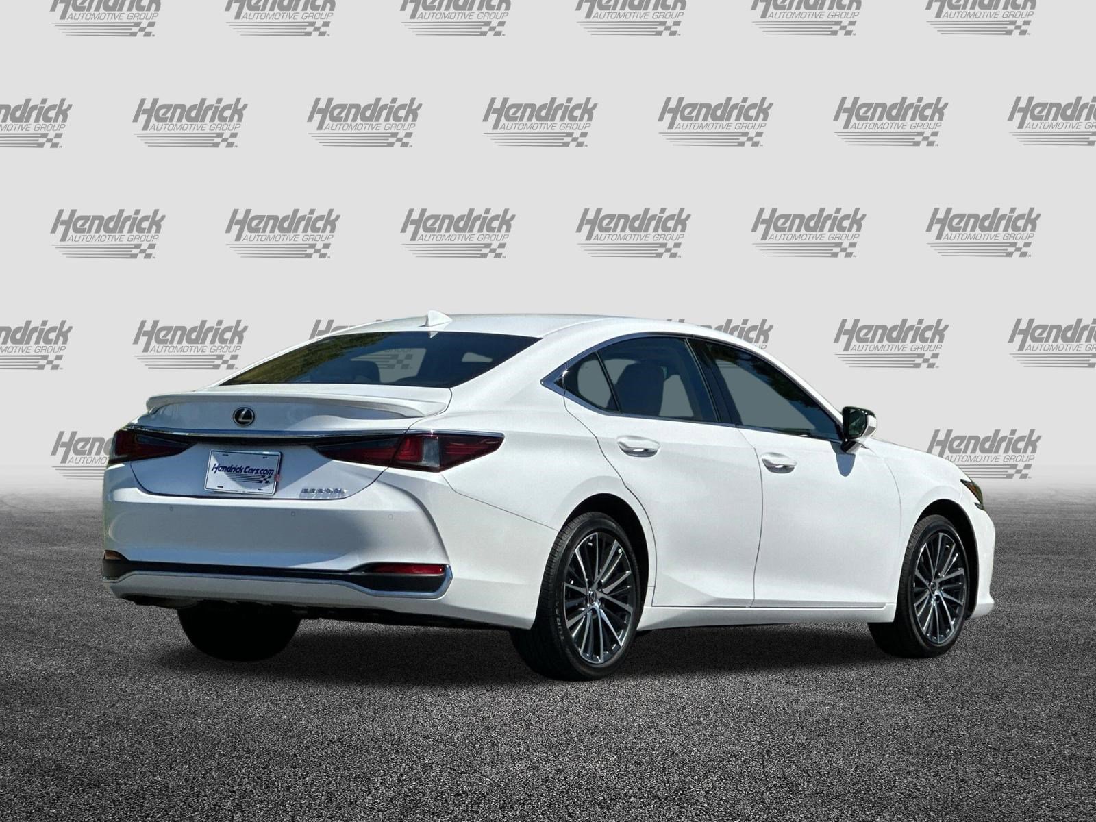 Used 2025 Lexus ES 300h w/ Premium Package image 5