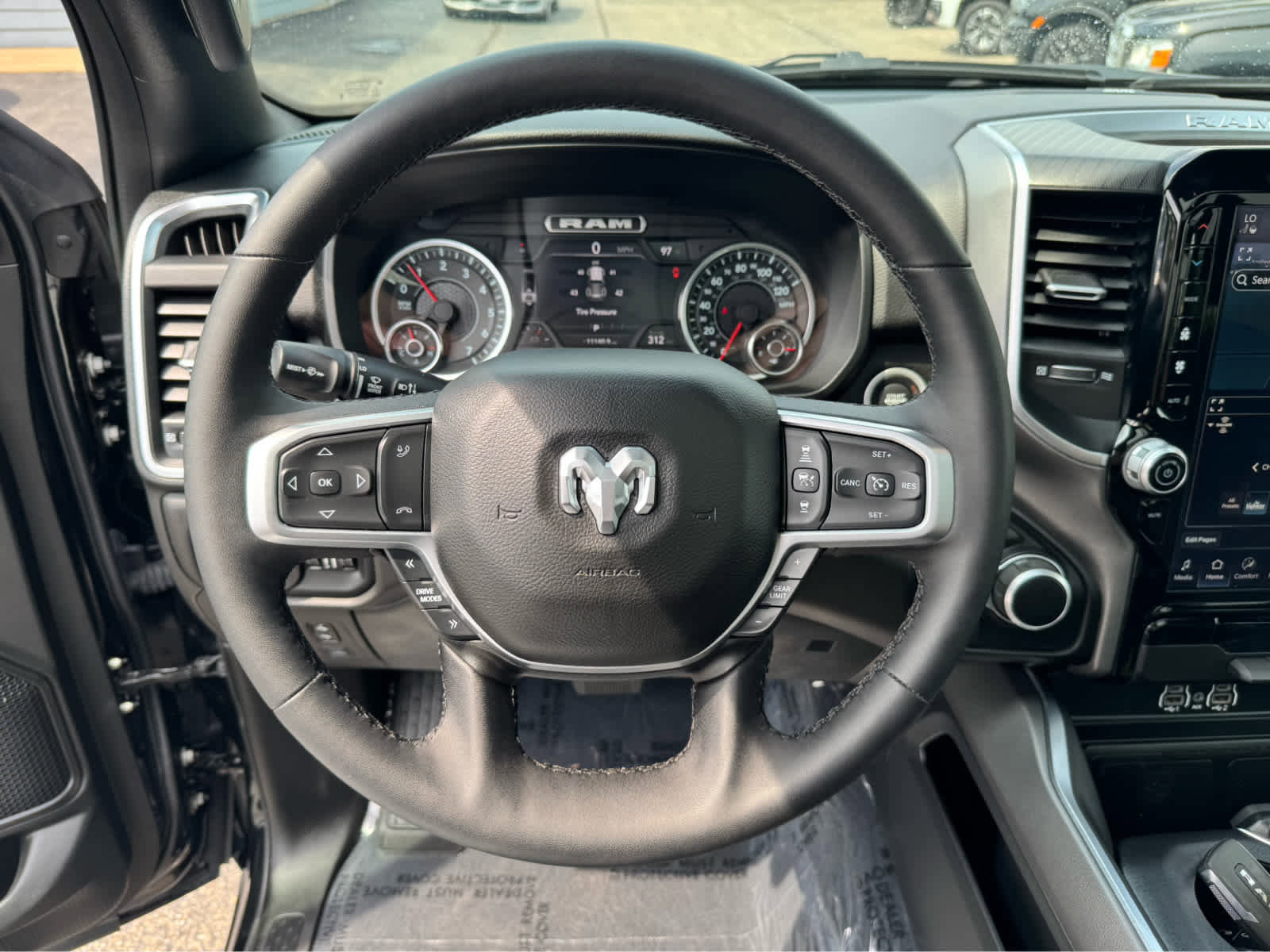 Used 2025 RAM 1500 Big Horn image 26
