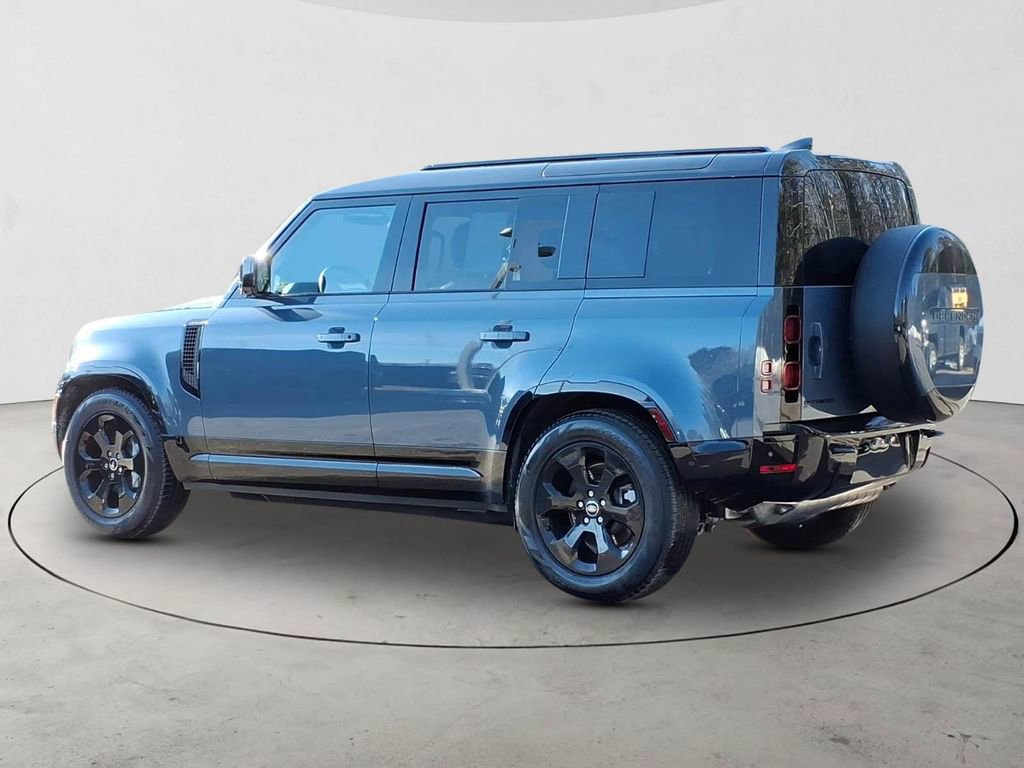 Used 2025 Land Rover Defender 110 X-Dynamic SE image 7