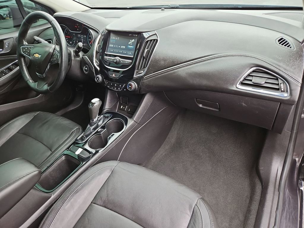 Used 2017 Chevrolet Cruze Premier FWD image 28