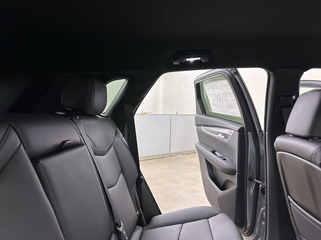 New 2025 Cadillac XT5 Luxury image 23