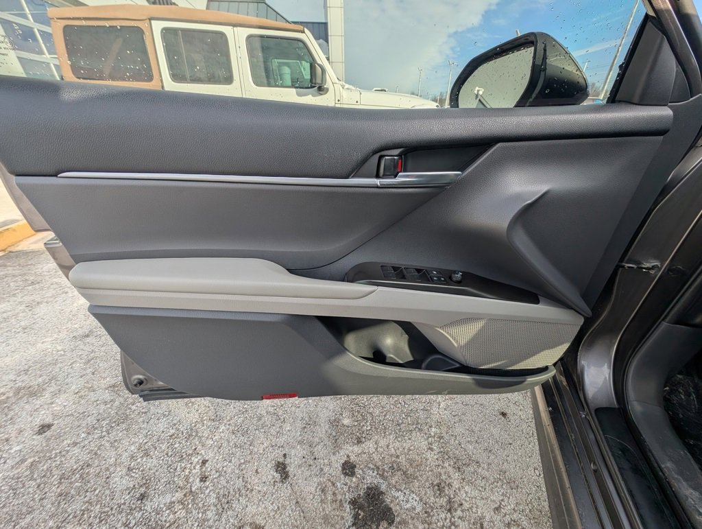 Used 2022 Toyota Camry SE image 33