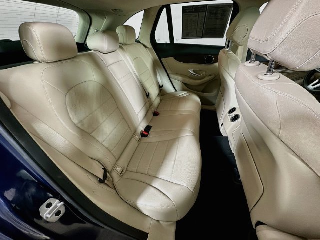 Used 2022 Mercedes-Benz GLC 300 4MATIC image 32