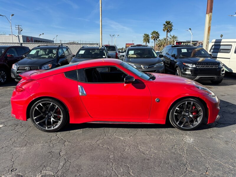 Used 2017 Nissan 370Z NISMO RWD image 2