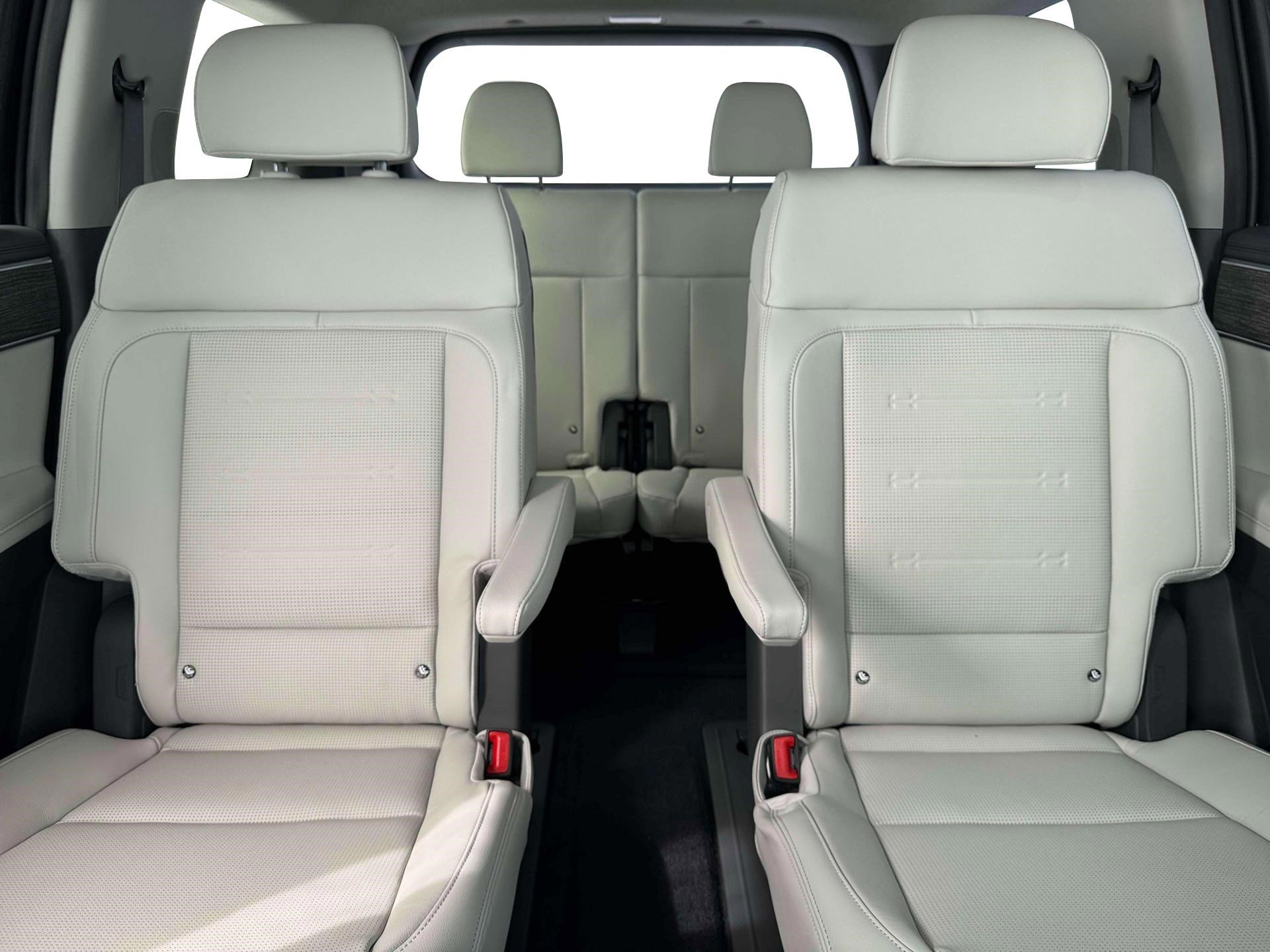 New 2026 Hyundai Santa Fe Limited AWD/4WD image 16