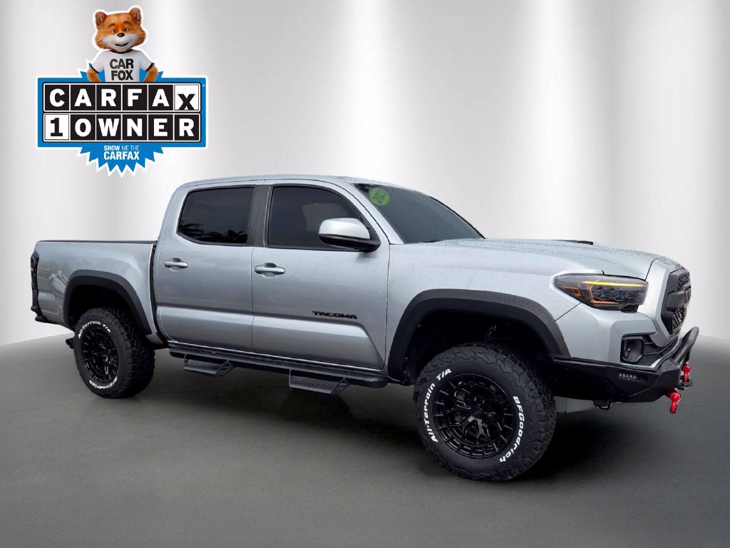 Used 2023 Toyota Tacoma SR5 RWD image 2