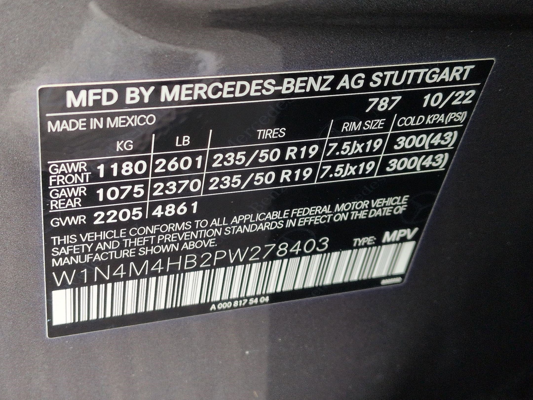 Certified 2023 Mercedes-Benz GLB 250 4MATIC w/ Premium Package image 34