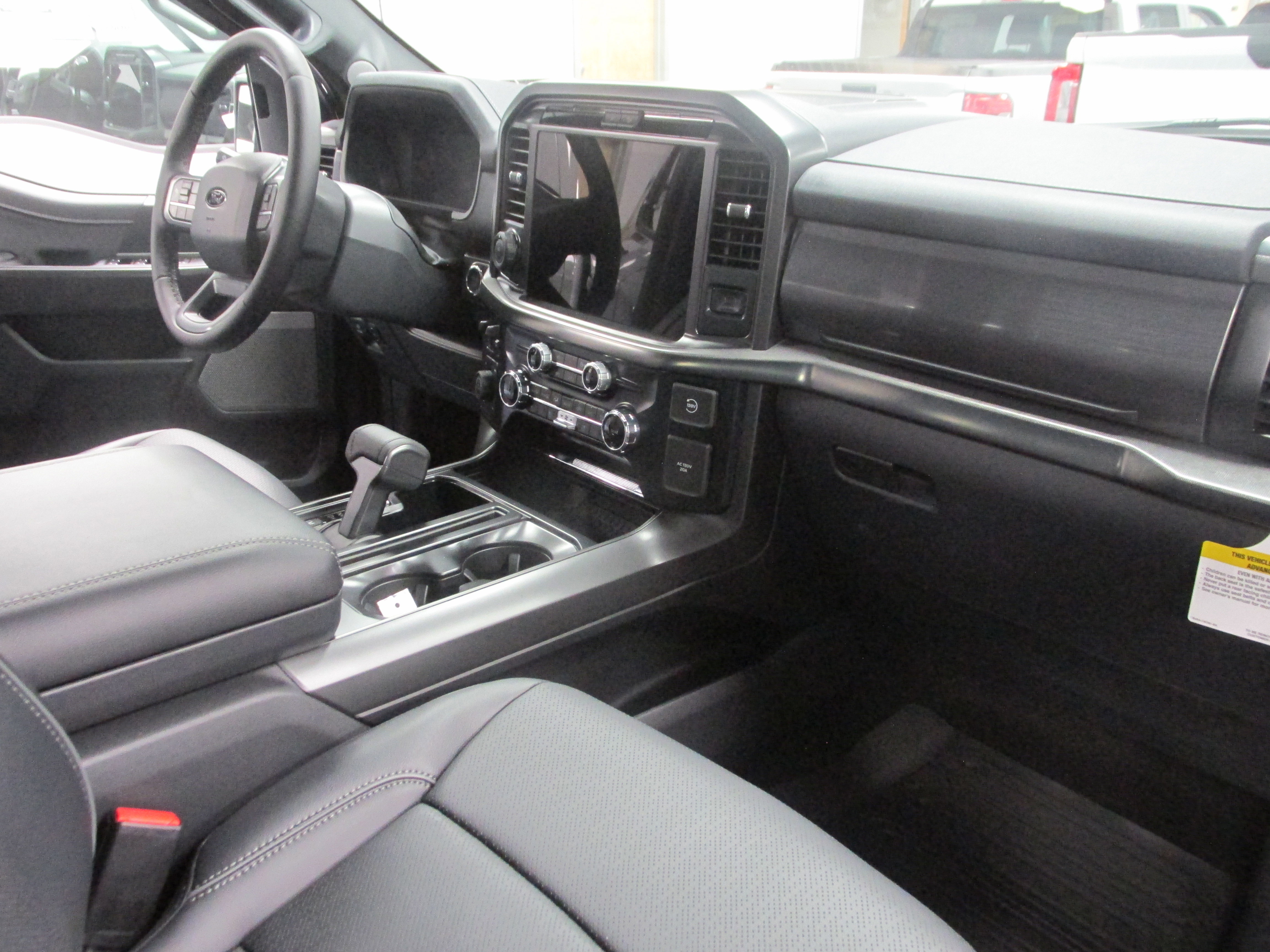 New 2025 Ford F150 Lariat w/ Equipment Group 501A Mid image 25