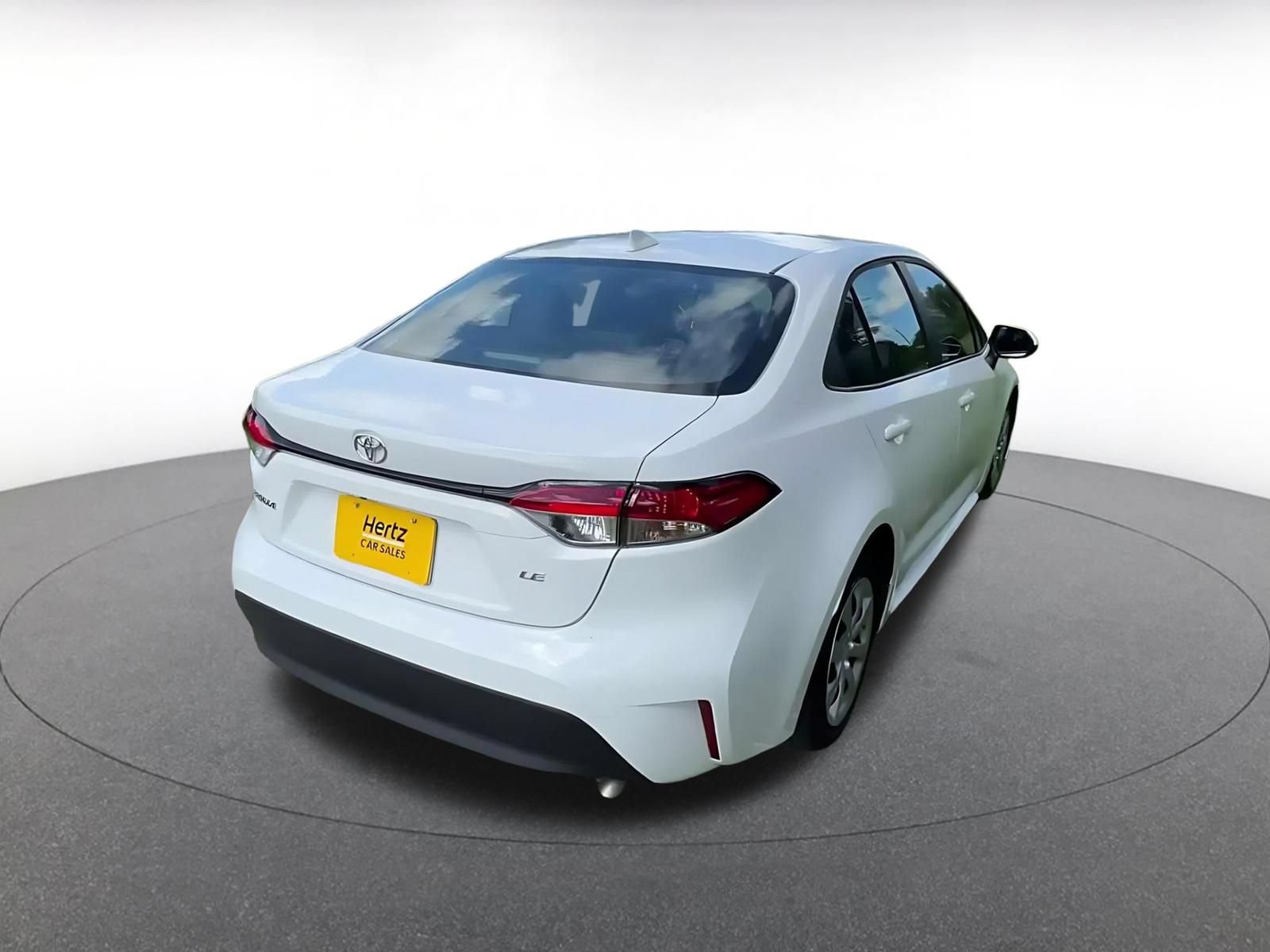 Used 2025 Toyota Corolla LE FWD image 13