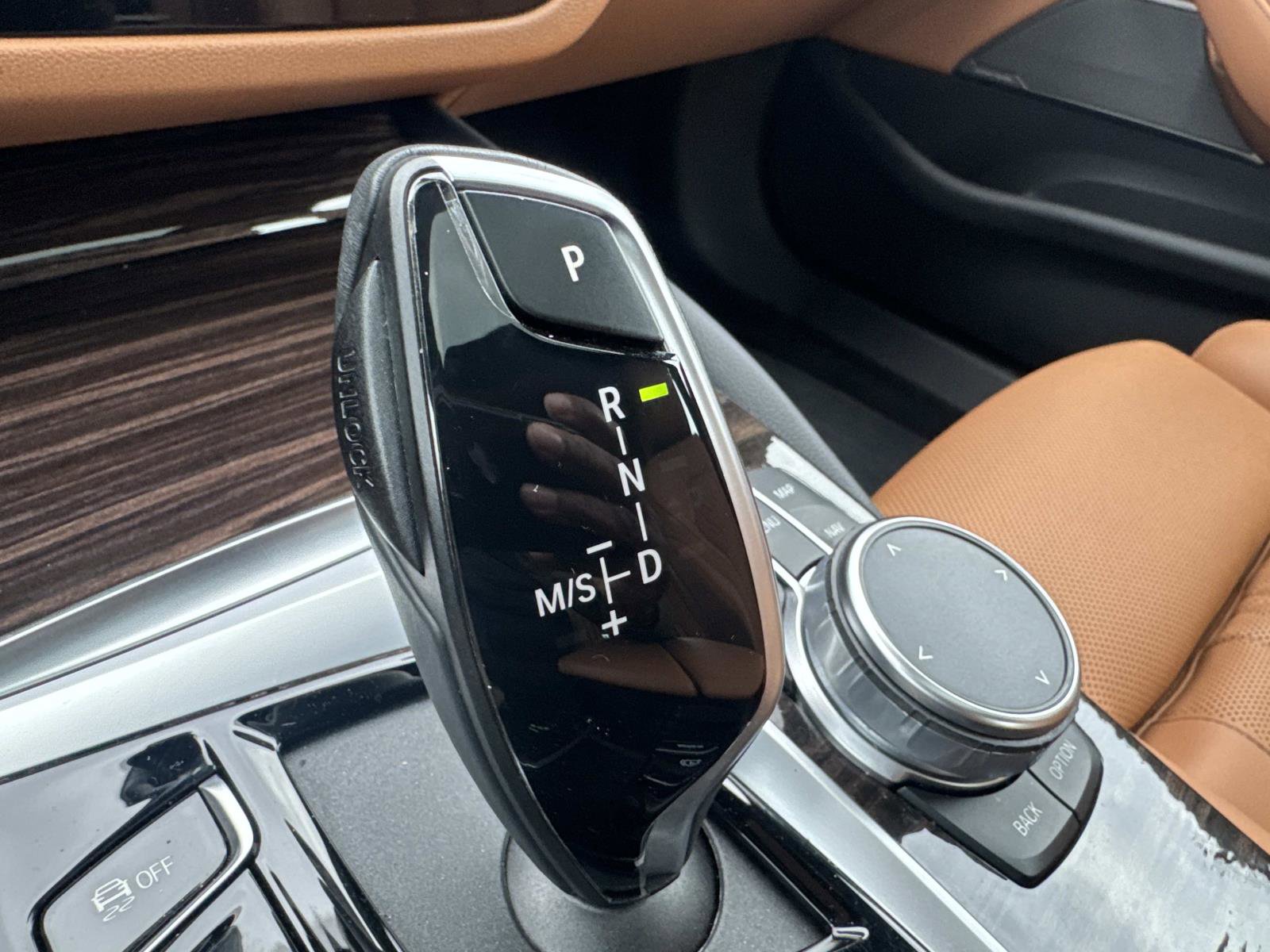 Used 2022 BMW 530i xDrive w/ Premium Package image 28